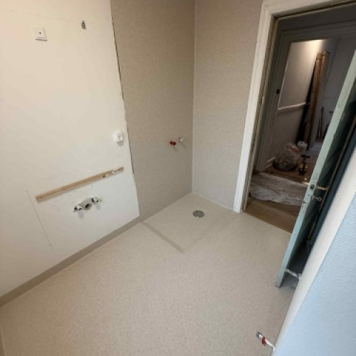 Vinyl montering på privat badeværelse