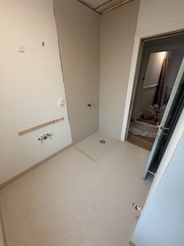 Lægning af vinyl på badeværelset