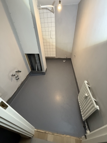 Badeværelse med vinylgulv